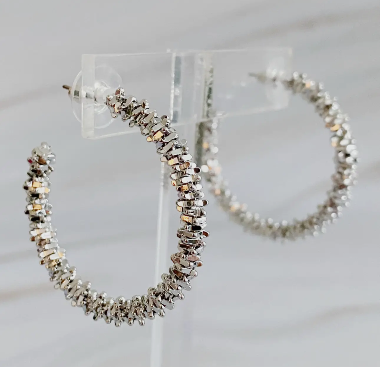 Pebble hoops earrings