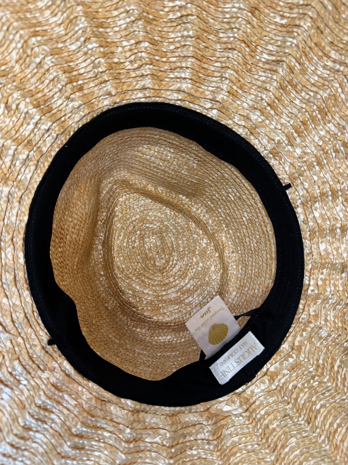 Sun hat with travel bag