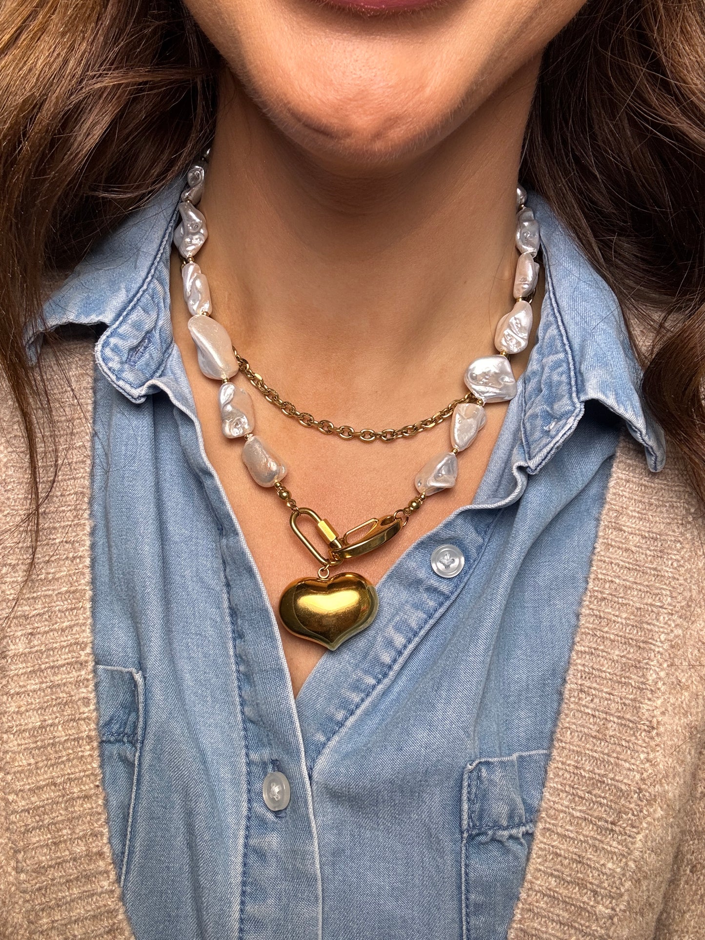 Golden tide pearl necklace